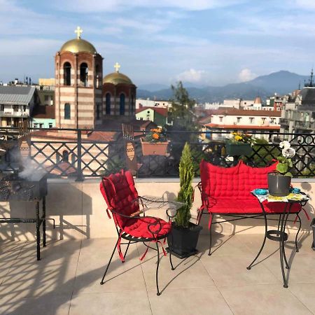 Piazza Batumi Guesthouse Esterno foto