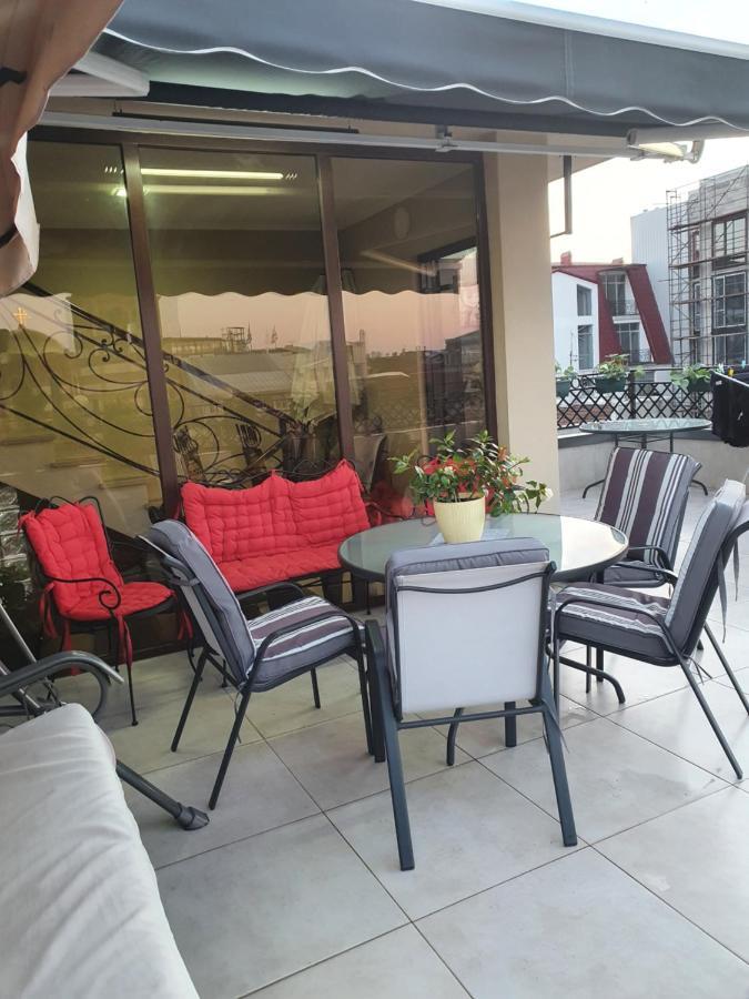 Piazza Batumi Guesthouse Esterno foto