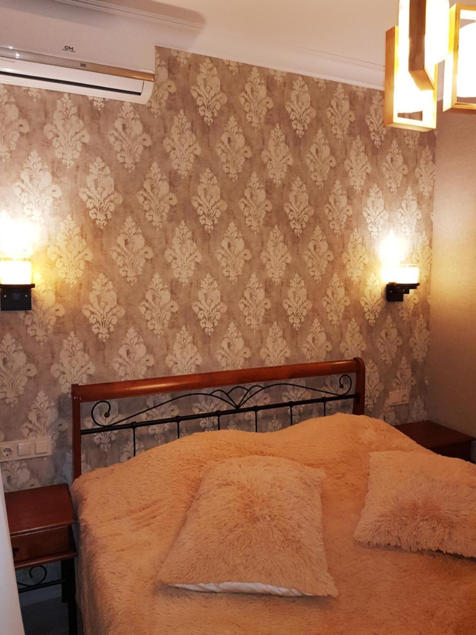 Piazza Batumi Guesthouse Esterno foto