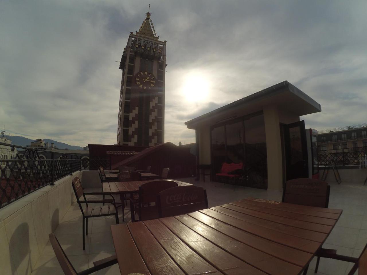 Piazza Batumi Guesthouse Esterno foto