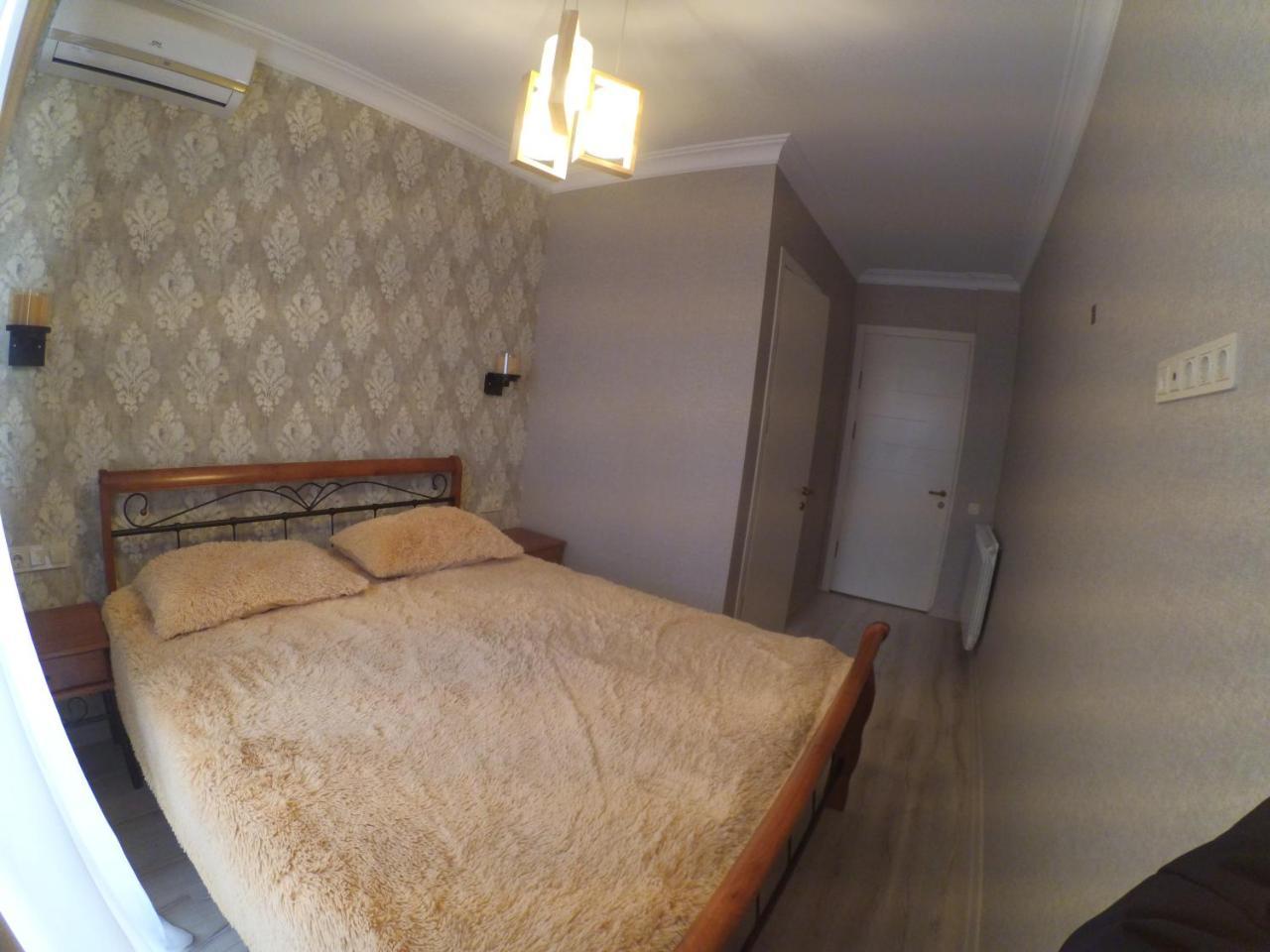Piazza Batumi Guesthouse Esterno foto