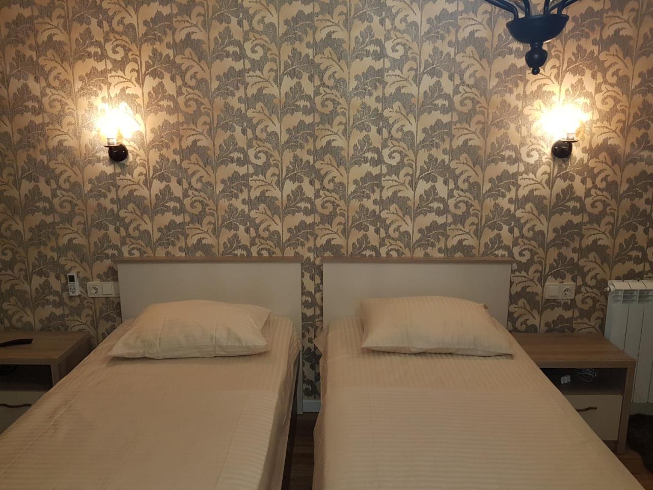 Piazza Batumi Guesthouse Esterno foto
