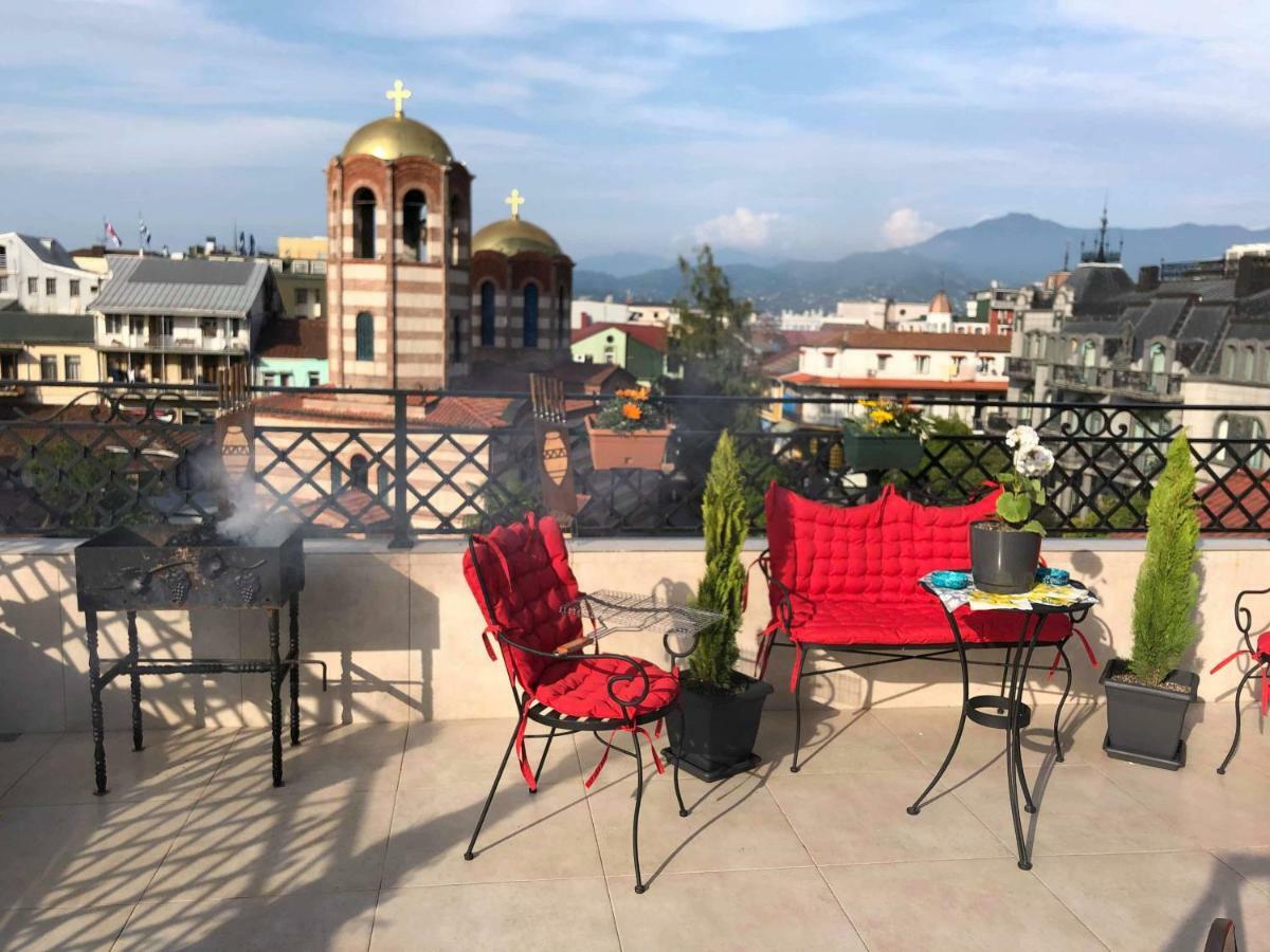 Piazza Batumi Guesthouse Esterno foto