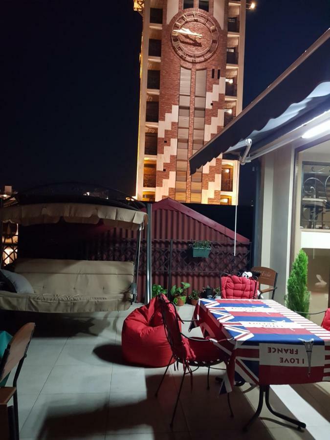 Piazza Batumi Guesthouse Esterno foto