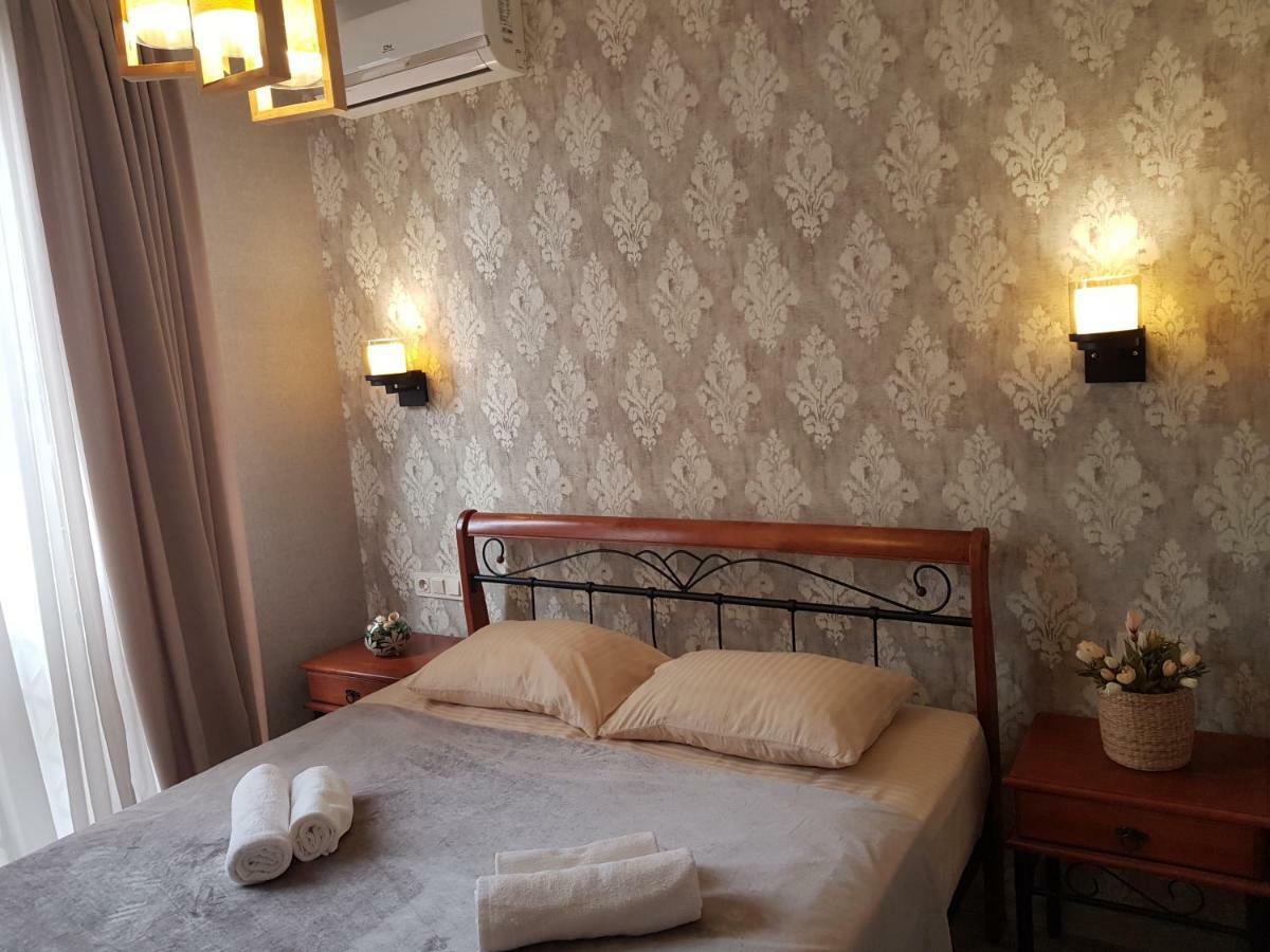 Piazza Batumi Guesthouse Esterno foto