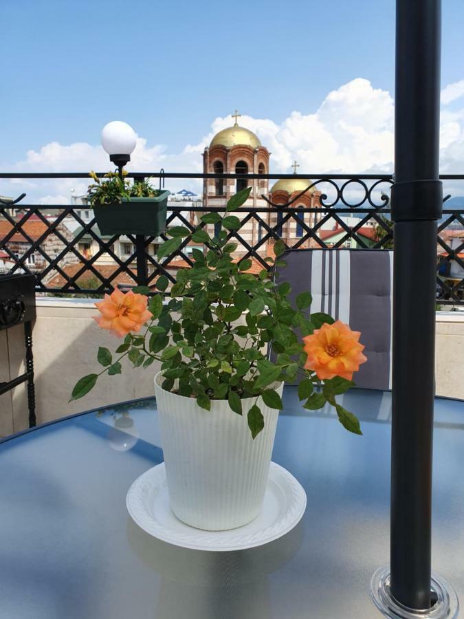 Piazza Batumi Guesthouse Esterno foto